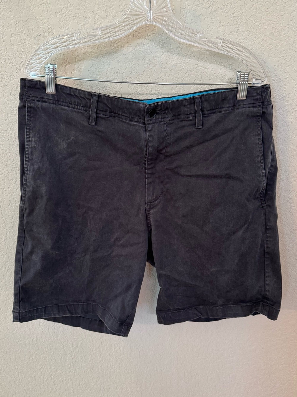 Tori Richard Men's “Distressed-Black Look”Cotton Blend Casual Shorts. Size 35.